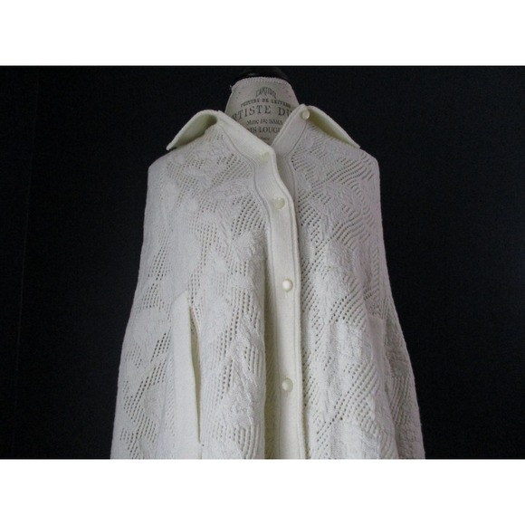 Vintage White Open Knit Crochet Lace Fringe Sweater Shawl Size Large - Picture 2 of 10